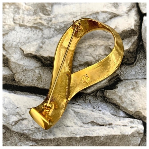 Vintage Signed Swarovski Crystals Swan Logo Baguette Rhinestones Gold Brooch Pin - Picture 6 of 6